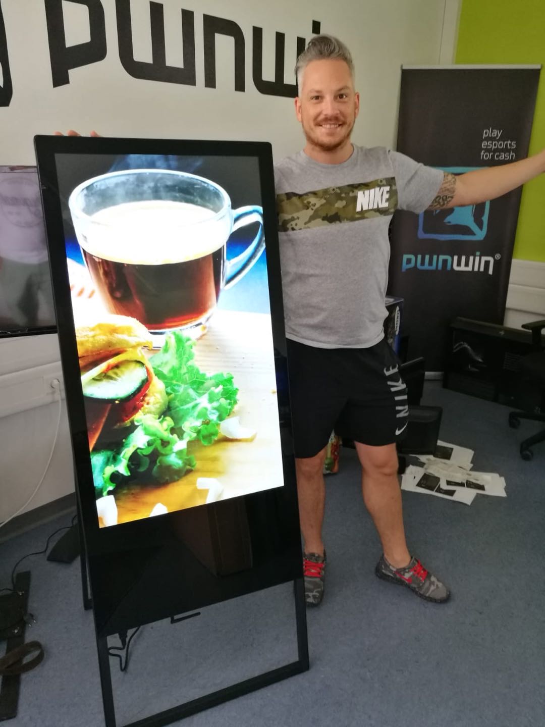 Portable kiosk